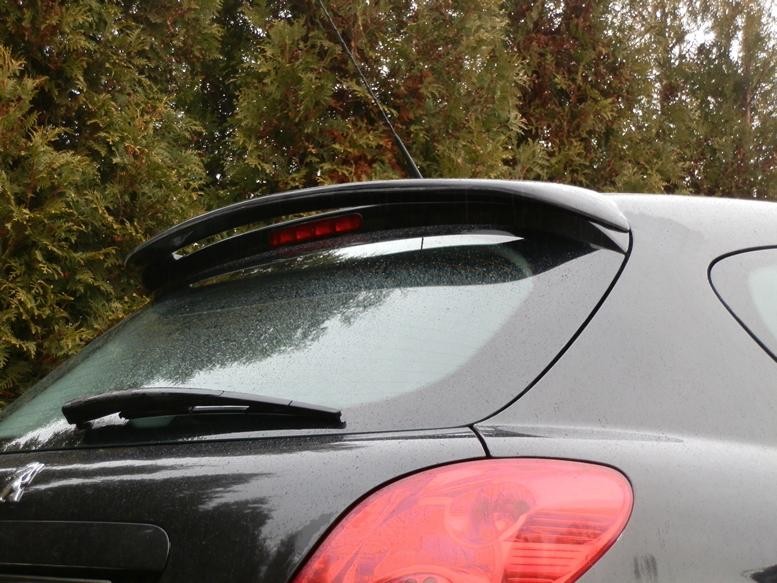 Спойлер кришки багажника Peugeot 207