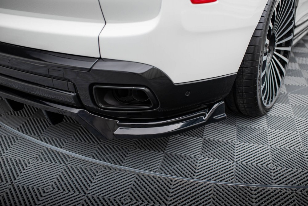 Тюнінговий дифузор (накладка) на задній бампер Rolls Royce Cullinan