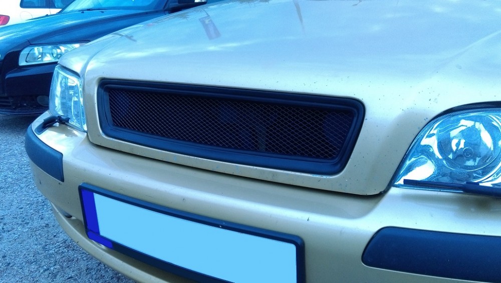 Тюнінгова решітка радіатора Volvo S40 / V40 (1995-2003)