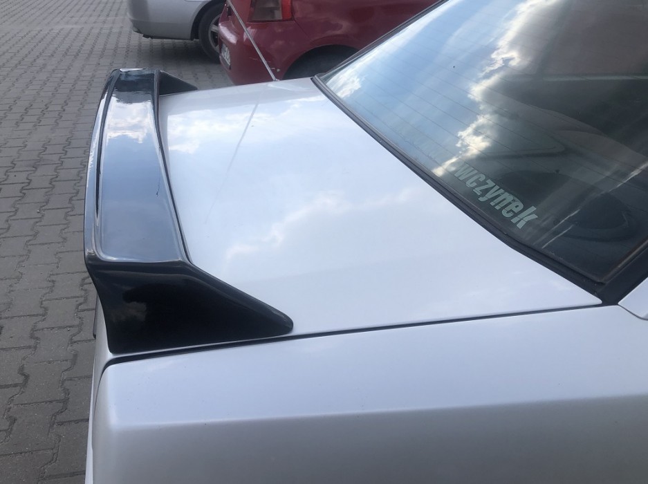 Спойлер кришки багажника Mercedes 190 W201