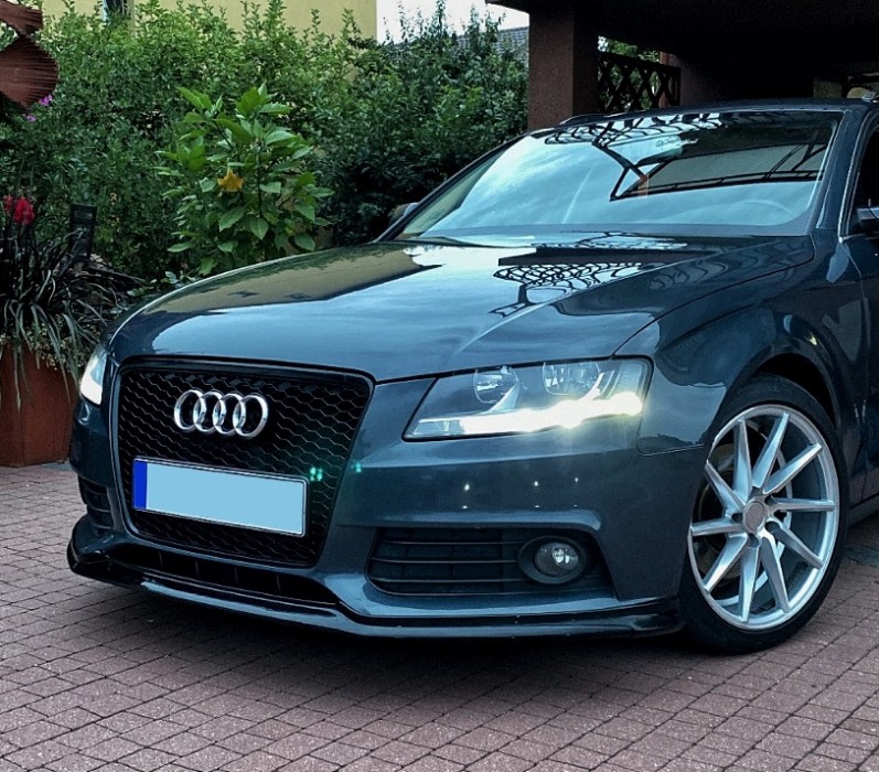 Накладка переднього бампера Audi A4 B8