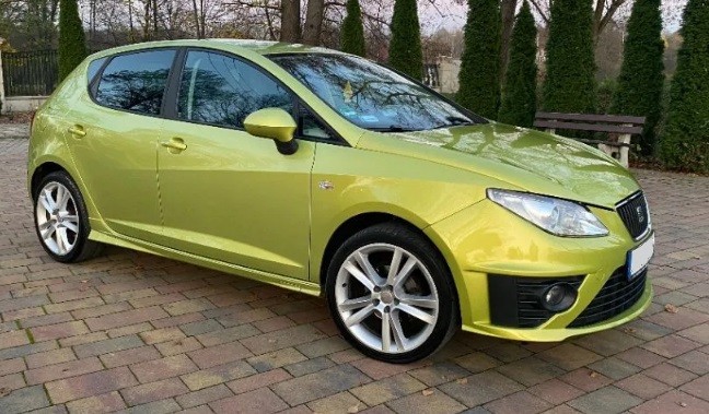 Тюнінгові накладки на пороги Seat Ibiza 6J