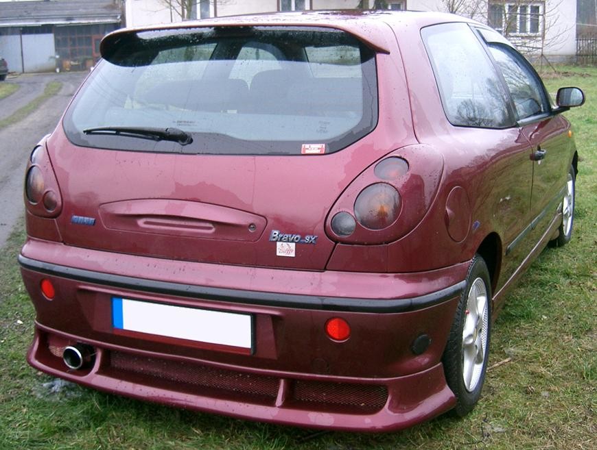 Тюнінгова накладка на задній бампер Fiat Bravo