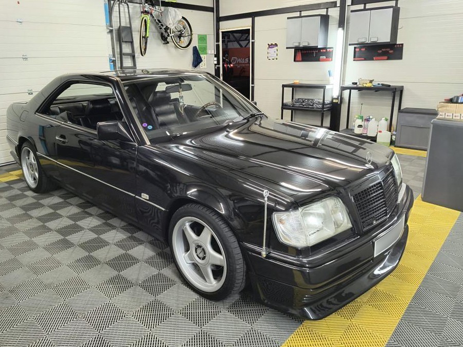 Накладка дифузор переднього бампера Mercedes W124