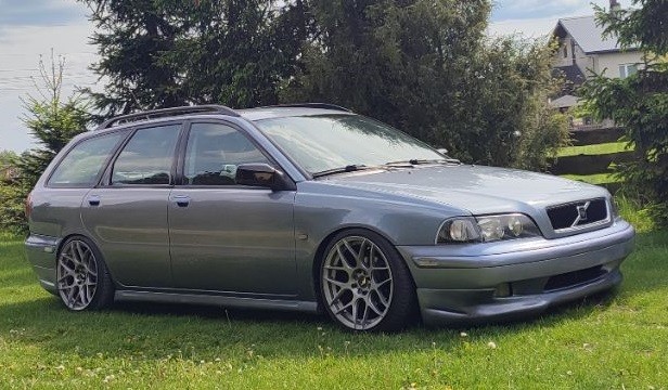 Накладка переднього бампера Volvo S40 / V40 дорестайлінг
