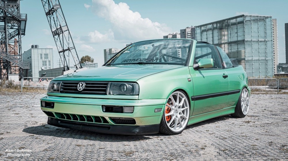 Повітрозабірники в бампер при поворотах VW Golf 3