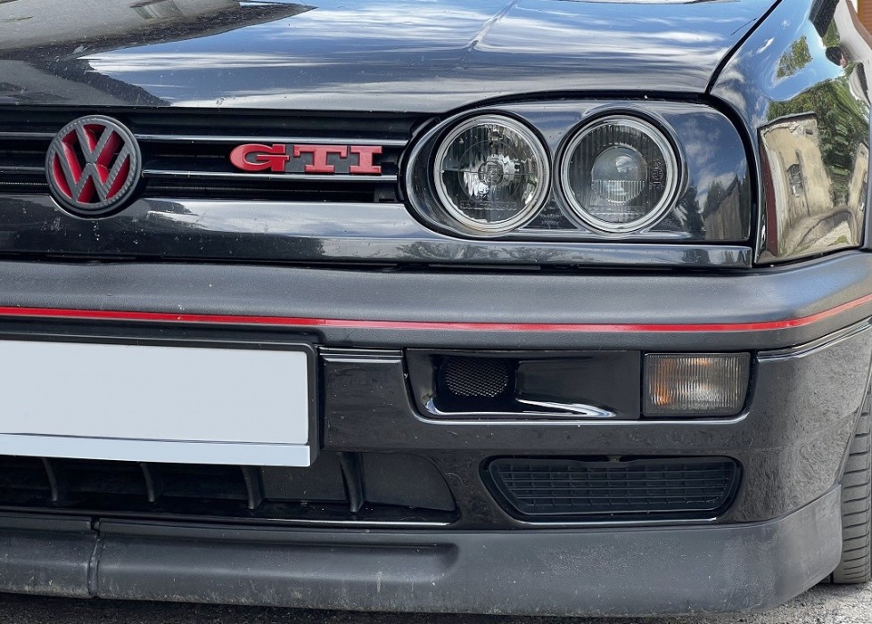 Повітрозабірники в бампер при поворотах VW Golf 3