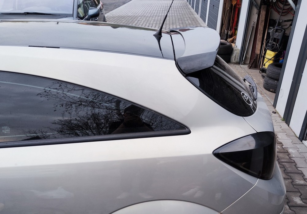 Спойлер кришки багажника Opel Astra H GTC