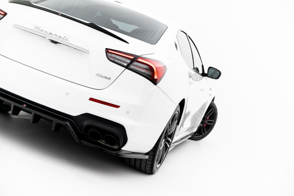 Тюнінг дифузор (накладка) на задній бампер Maserati Ghibli Modena Mk3