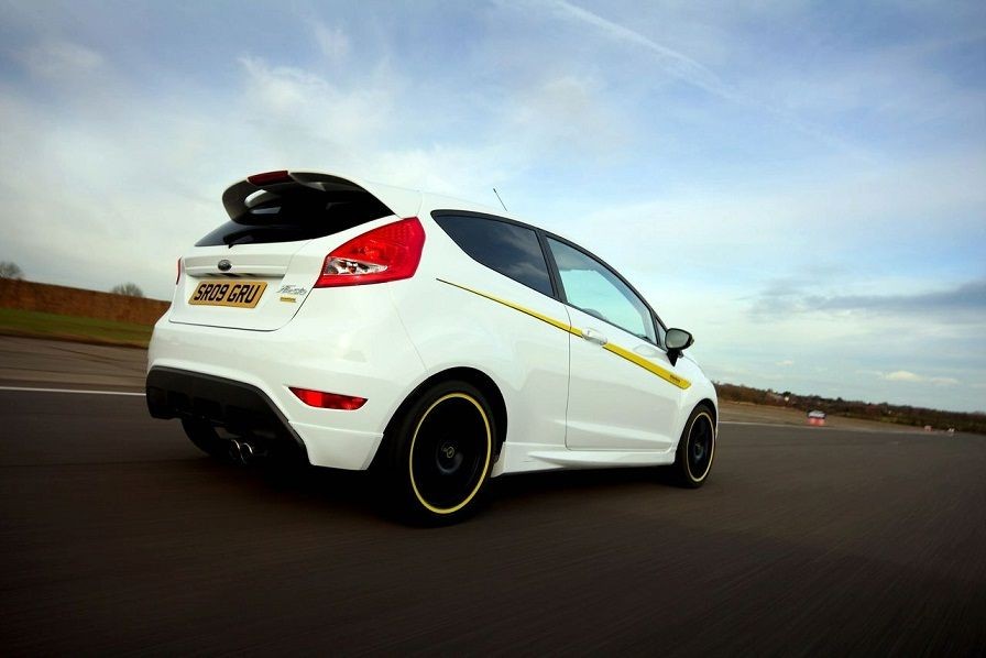спойлер Ford Fiesta MK7 репліка ST