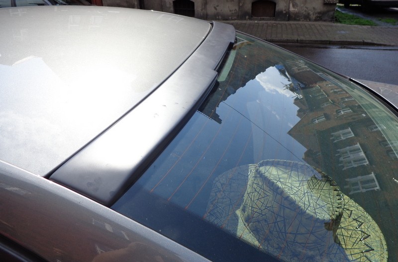 Бленда (накладка на заднє скло) VW Passat B6 / B7