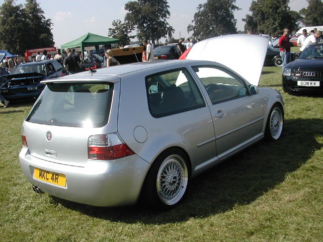 Спойлер кришки багажника VW Golf IV стиль GTI