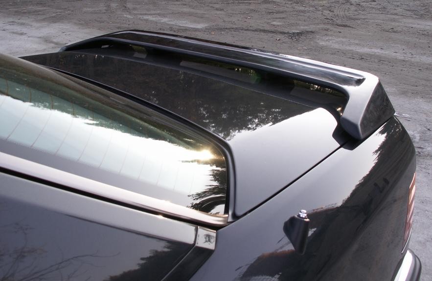 Спойлер кришки багажника Mercedes E W124