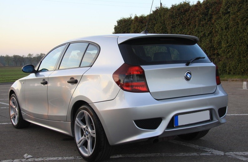 Спойлер кришки багажника BMW E81, E87 стиль Aero