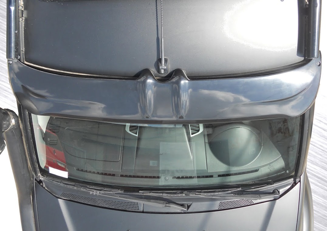 Козирьок лобового скла Mitsubishi L200