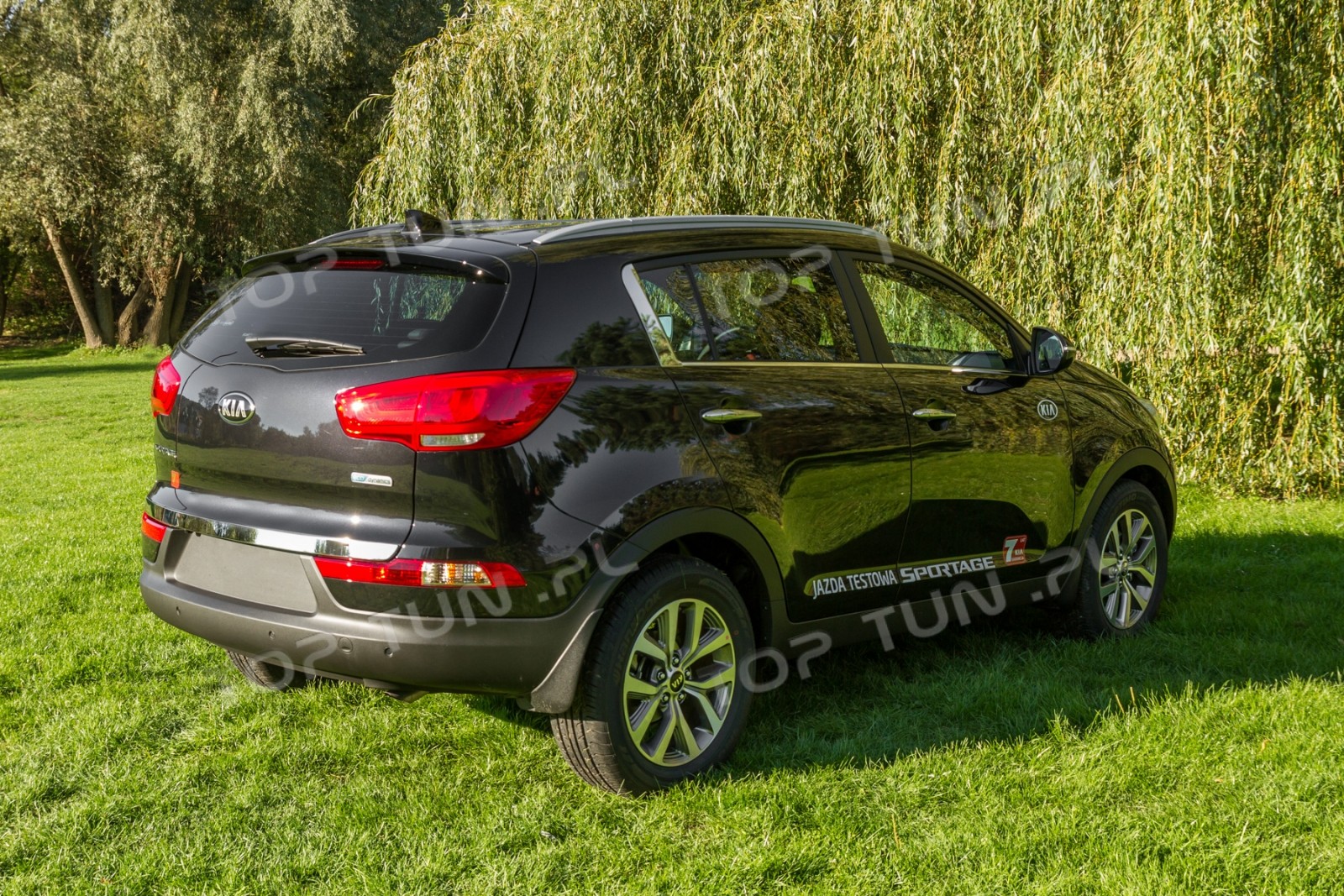 хром накладка на кришку багажника Kia Sportage R (нижня)