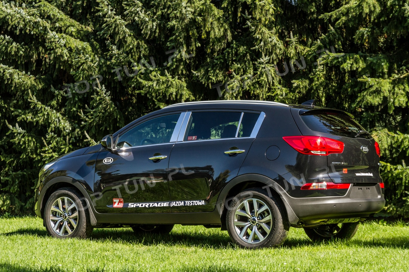 Лістви (накладки) стійок дверей Kia Sportage