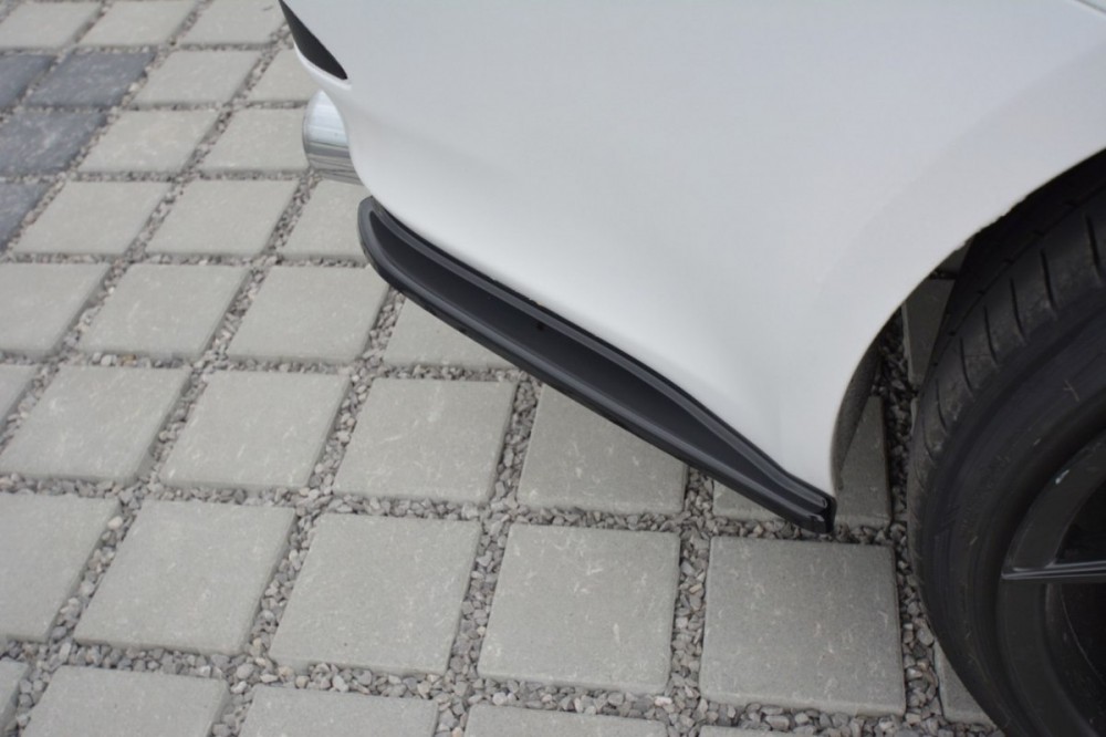 Бічні дифузори заднього бампера Lexus IS Mk2