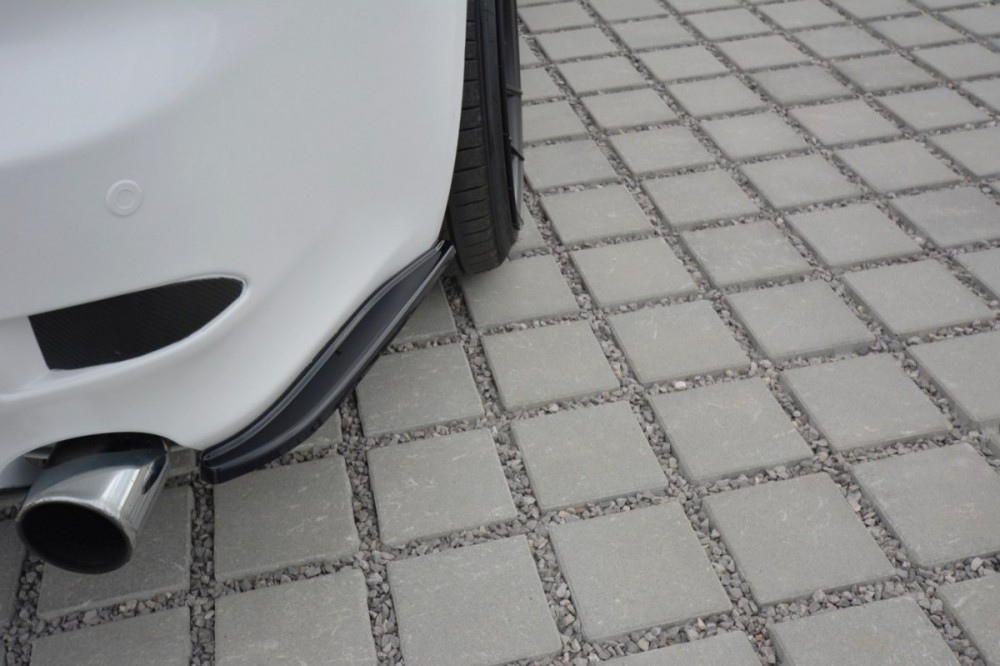 Бічні дифузори заднього бампера Lexus IS Mk2