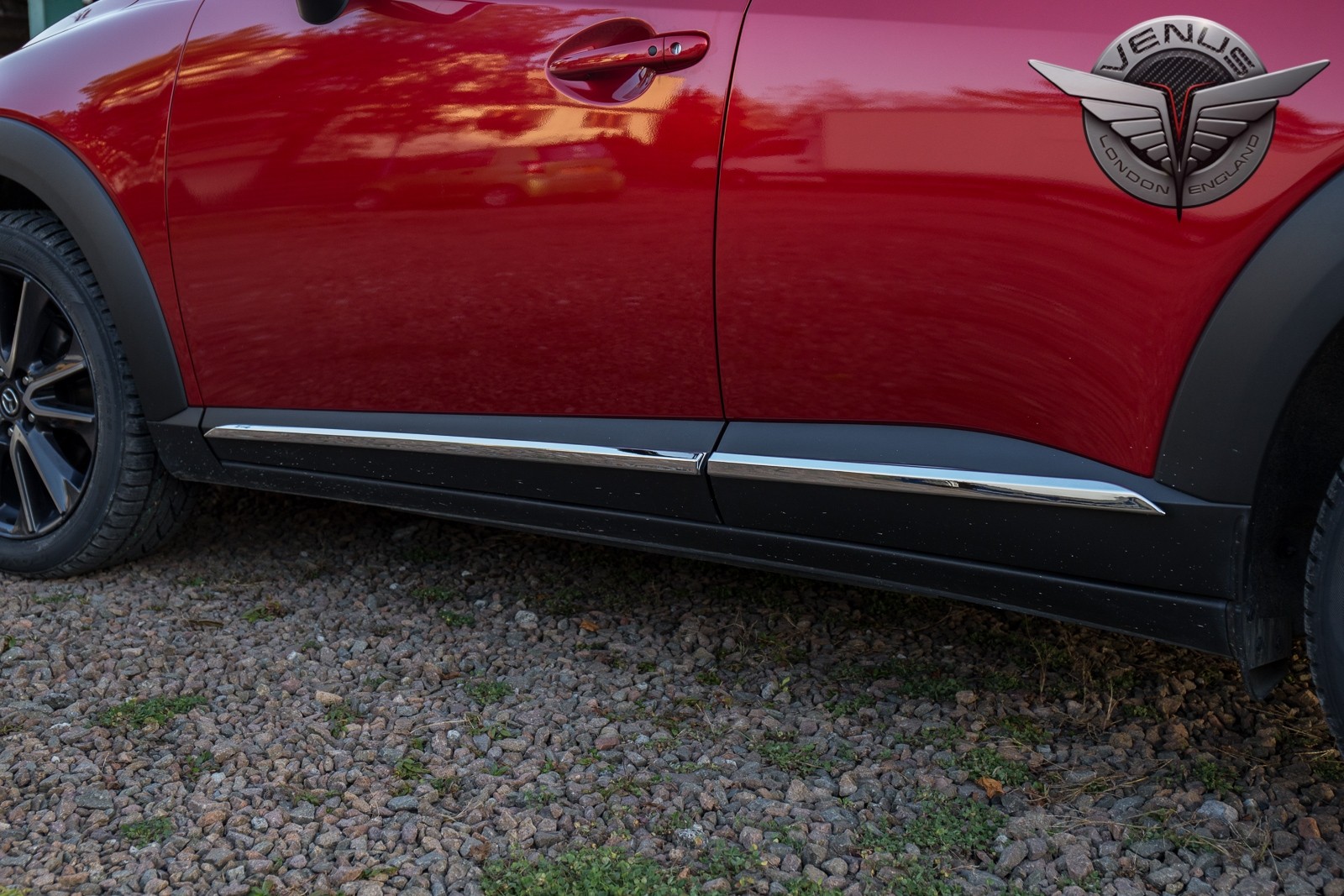 декоративні накладки на двері Mazda CX-3