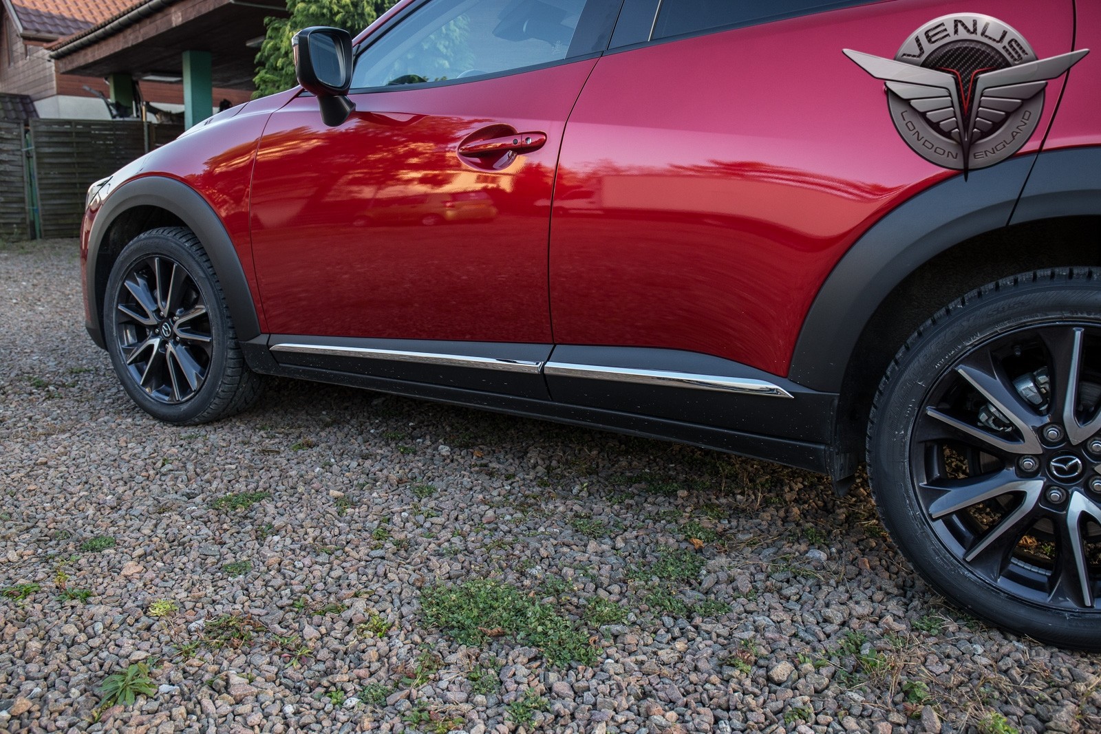 декоративні накладки на двері Mazda CX-3