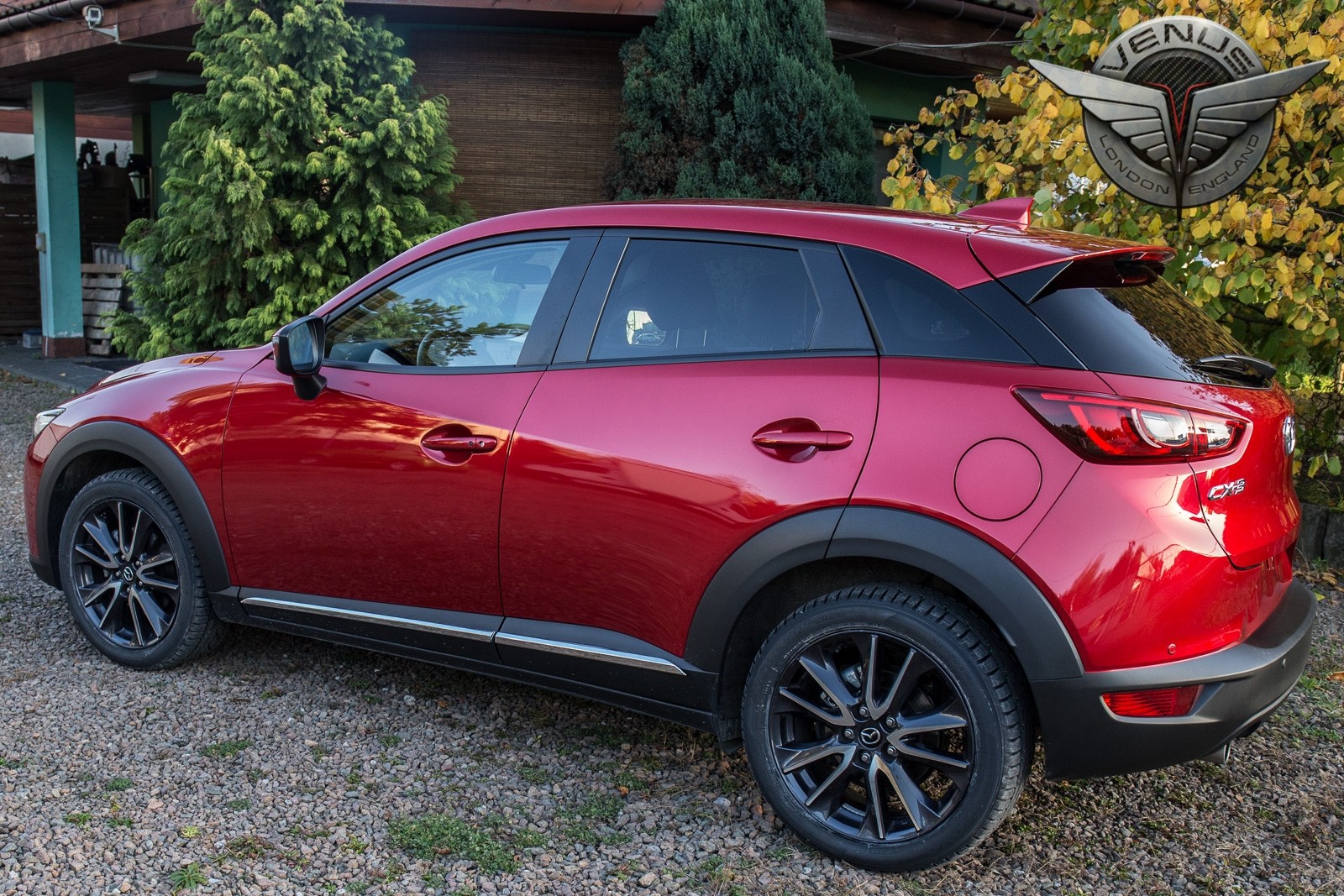 декоративні накладки на двері Mazda CX-3