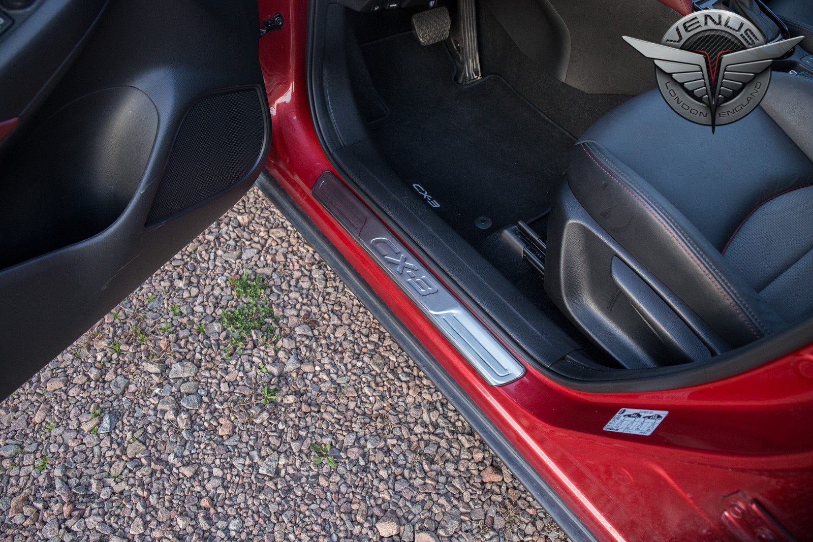 накладки на пороги MAZDA CX-3 внутрішні