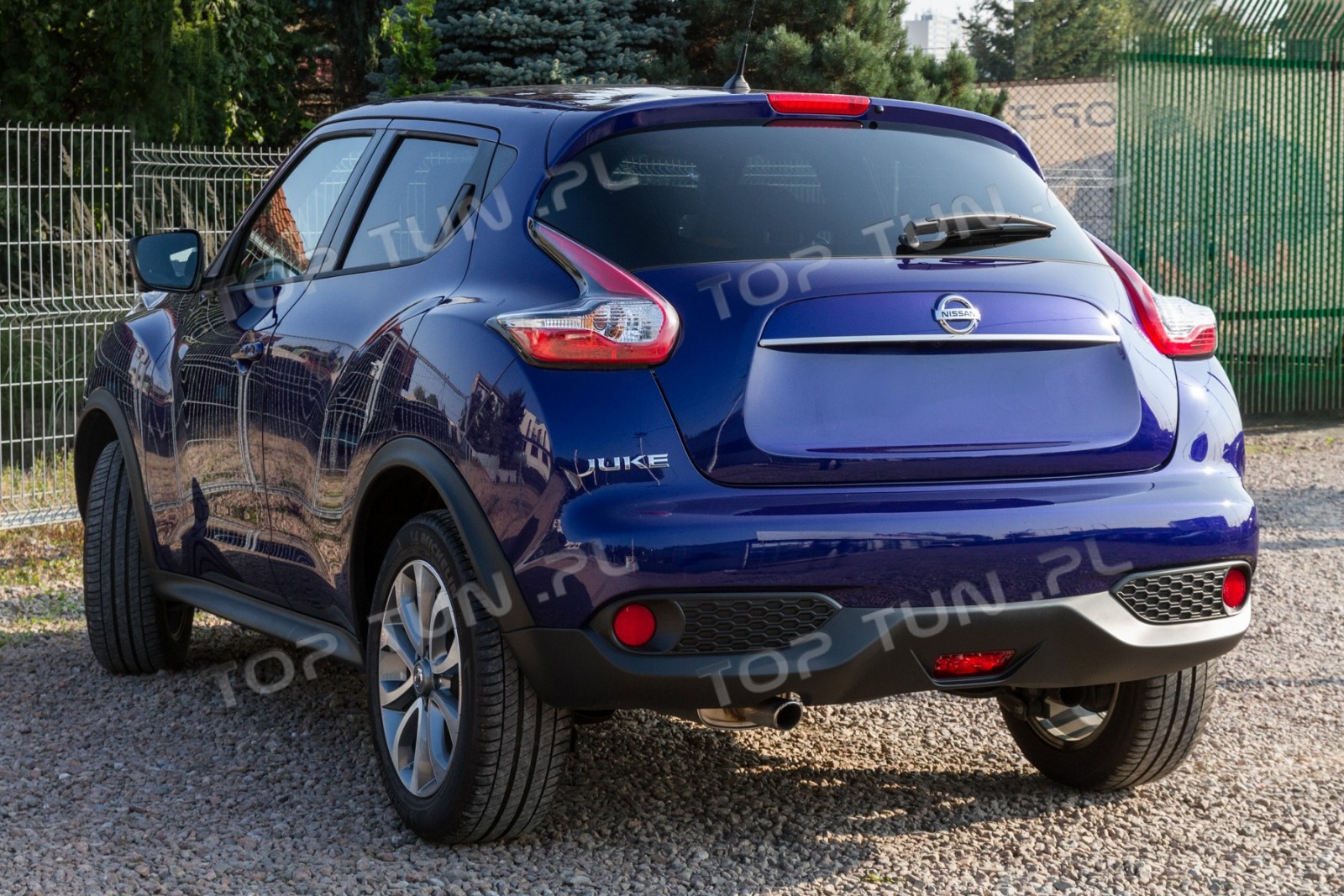 хром накладка на кришку багажника Nissan Juke (верхня)