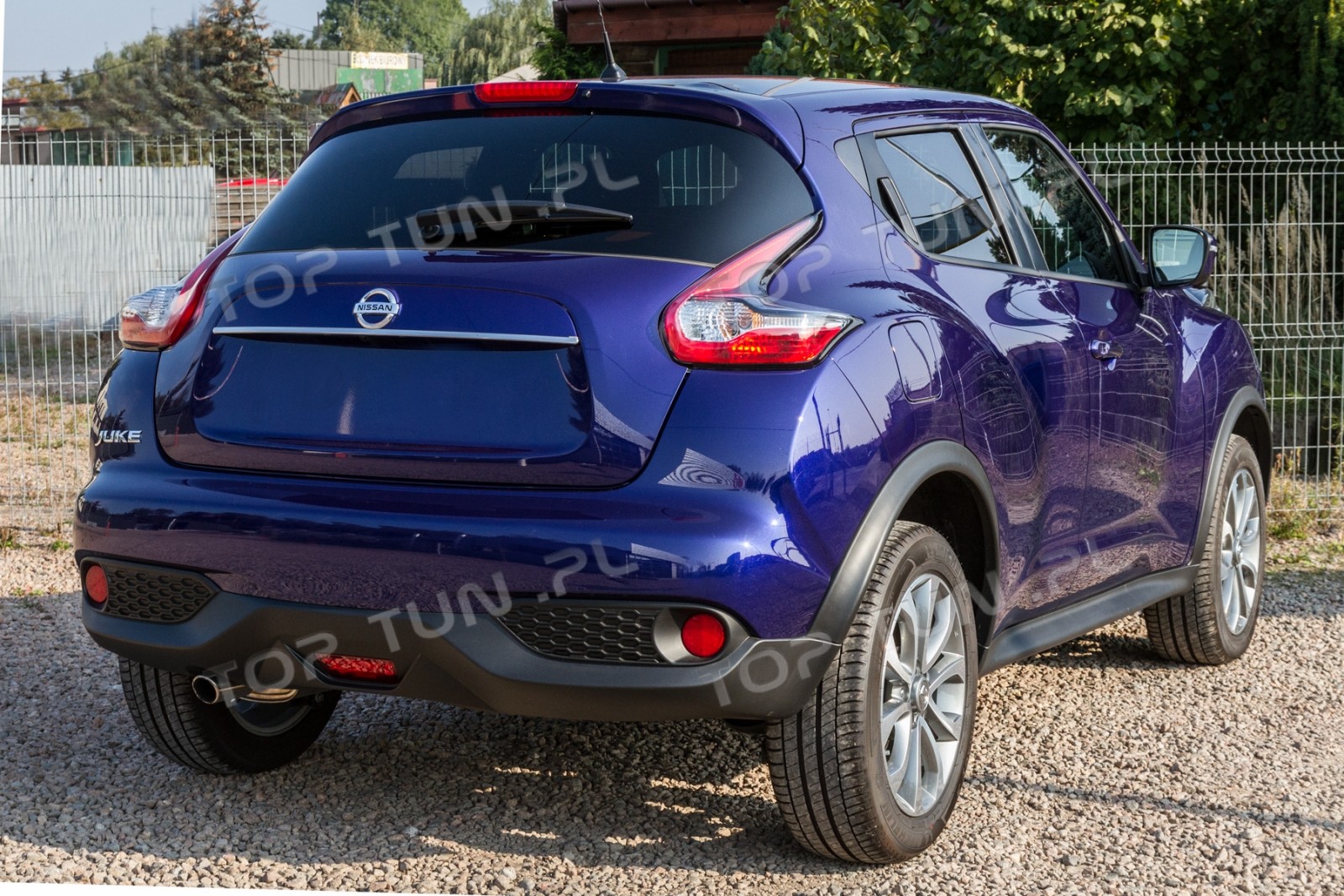 хром накладка на кришку багажника Nissan Juke (верхня)