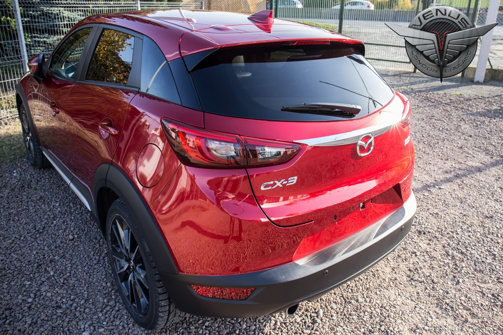 хром накладка на кришку багажника MAZDA CX-3 (над логотипом)
