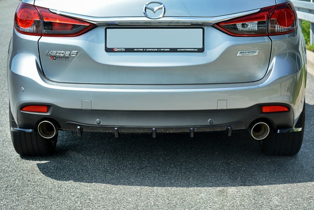 Центральний дифузор заднього бампера Mazda 6 GJ Mk3 універсал