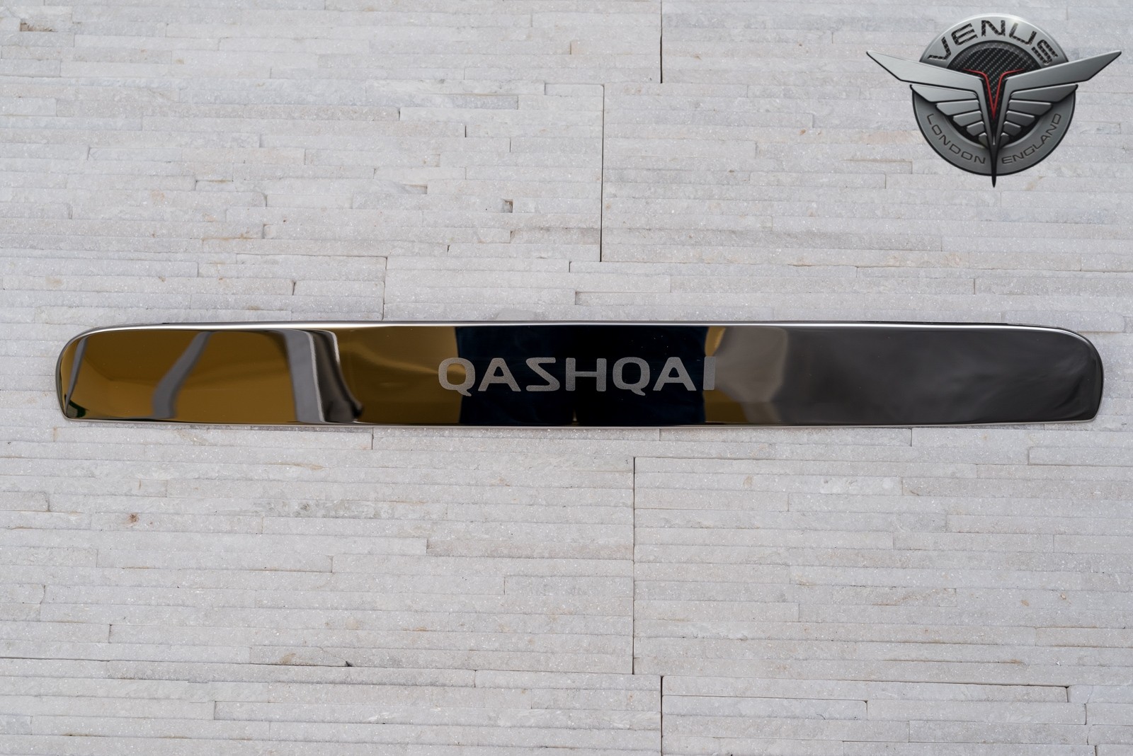 декоративна накладка на кришку багажника Nissan Qashqai