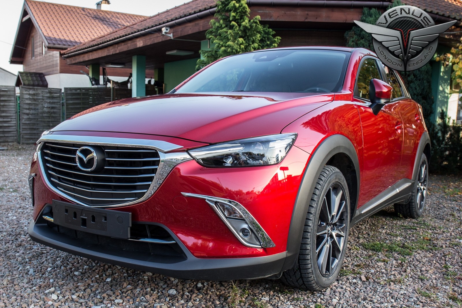 хром накладка на капот Mazda CX-3