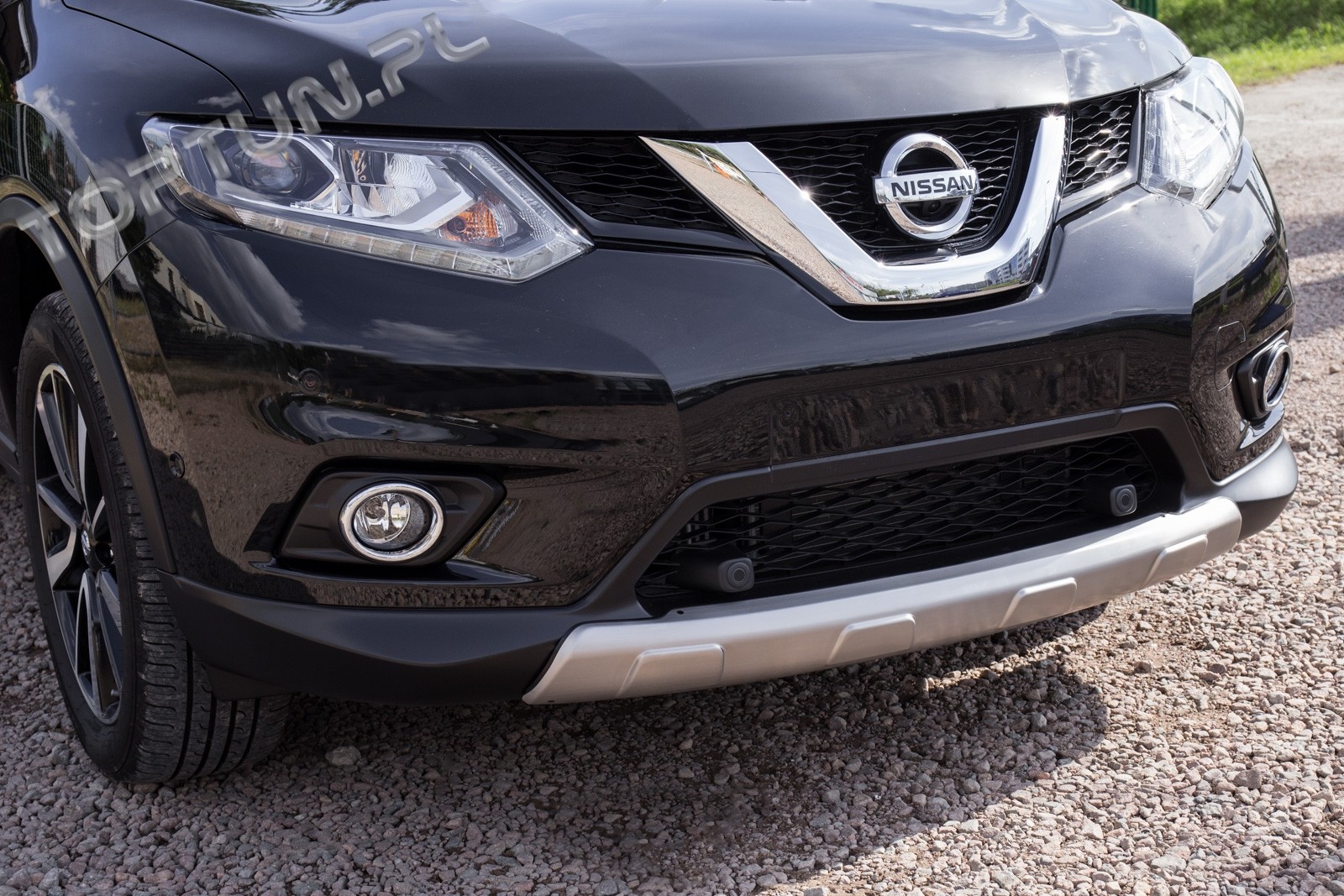 хром накладки на передній та задній бампер Nissan X-Trail T32 дорестайл
