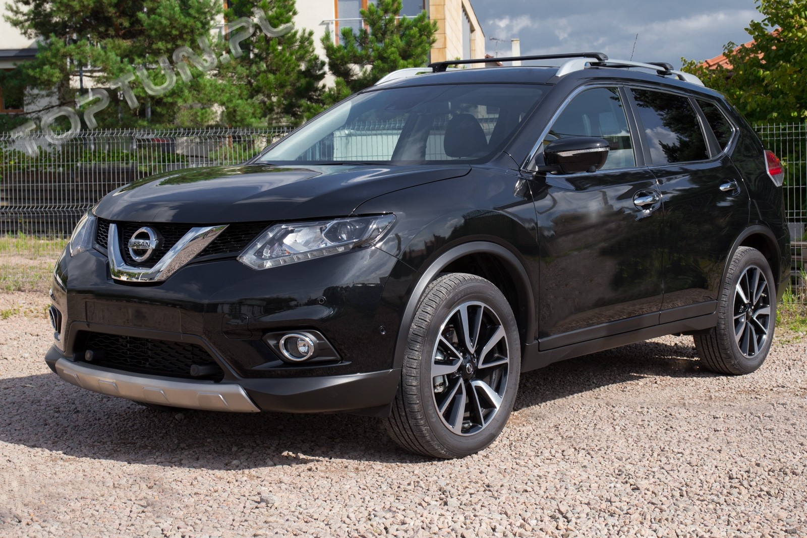 хром накладки на передній та задній бампер Nissan X-Trail T32 дорестайл