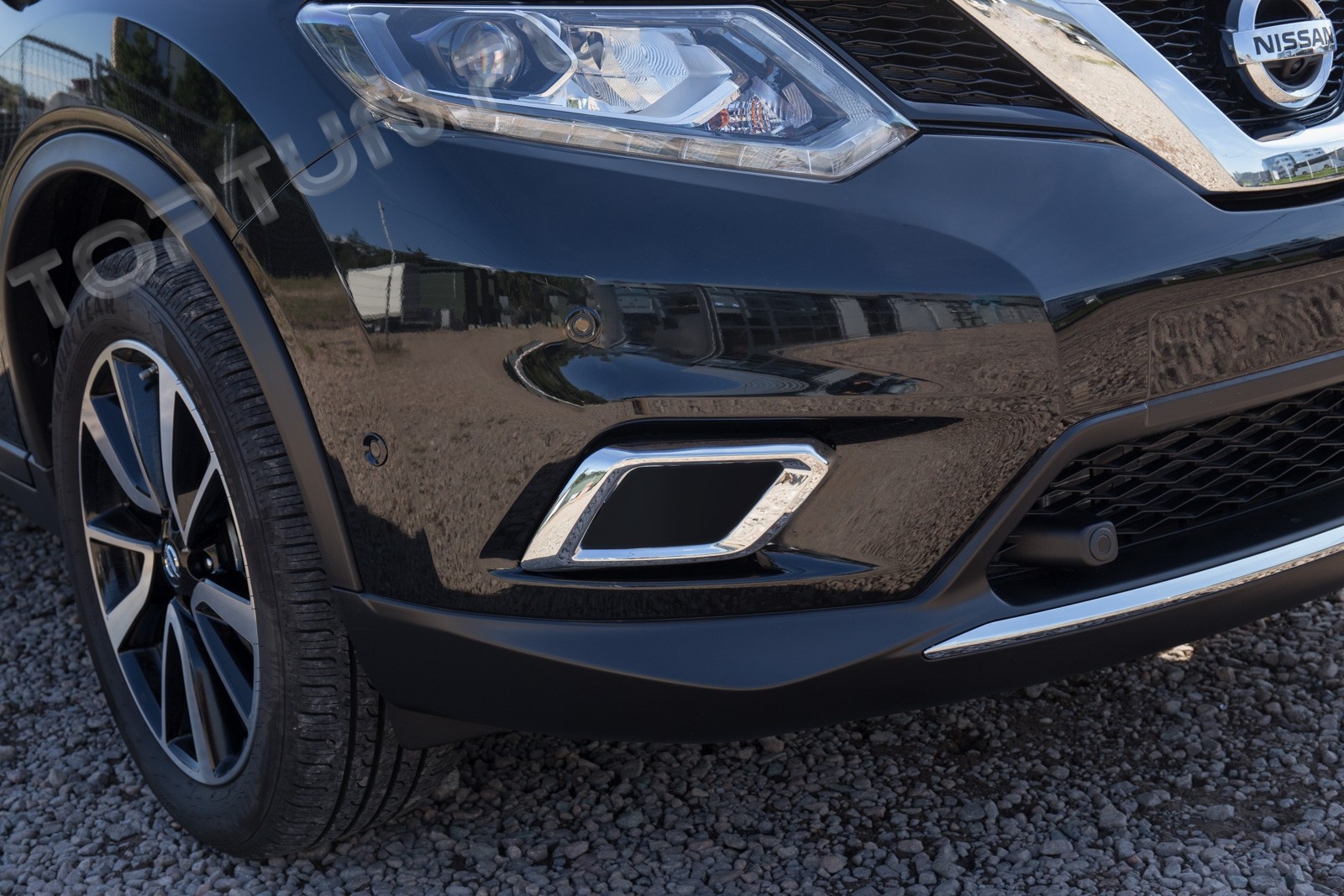 хром накладки протитуманок передніх Nissan X-Trail