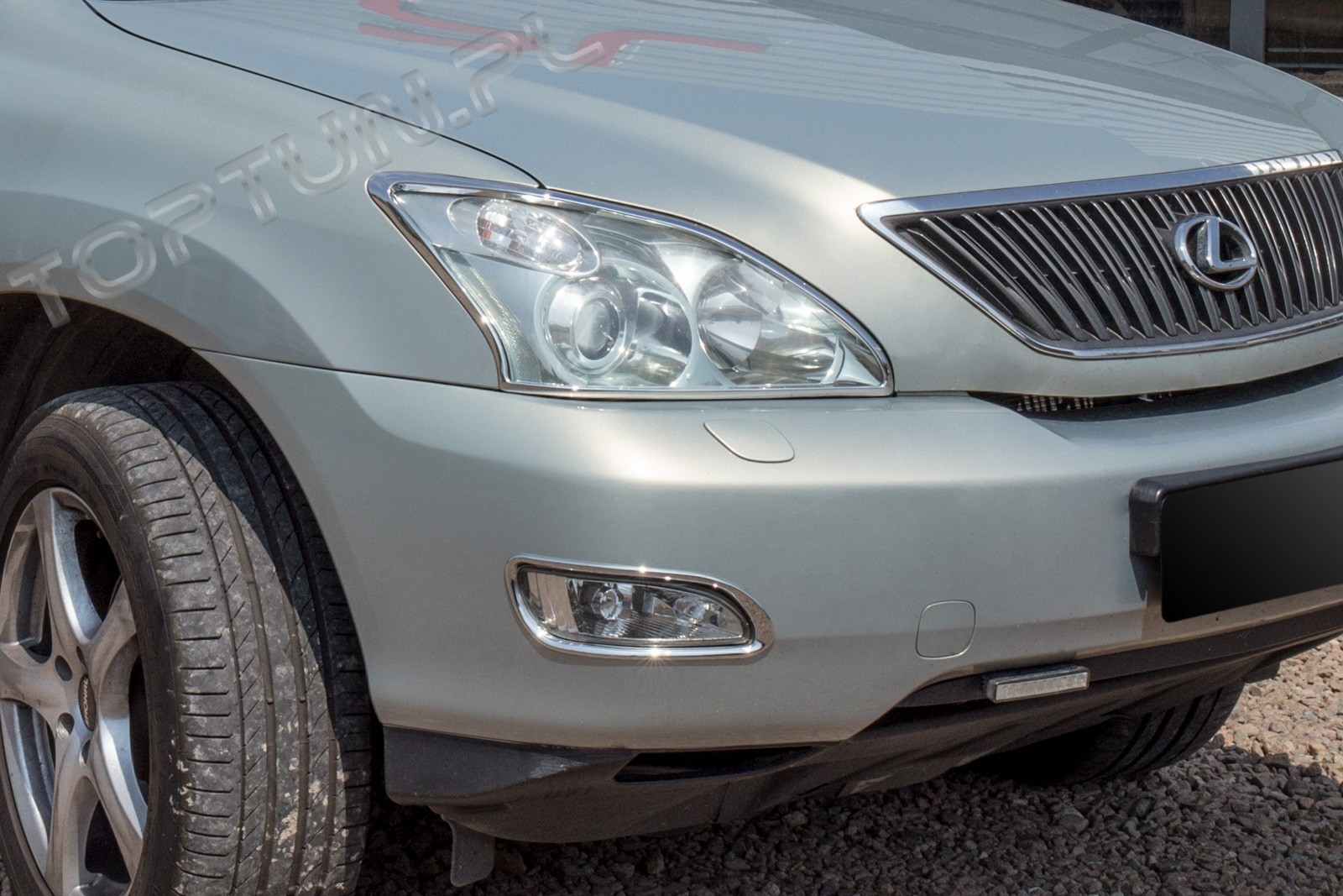 накладки на передні та задні протитуманки Lexus RX350