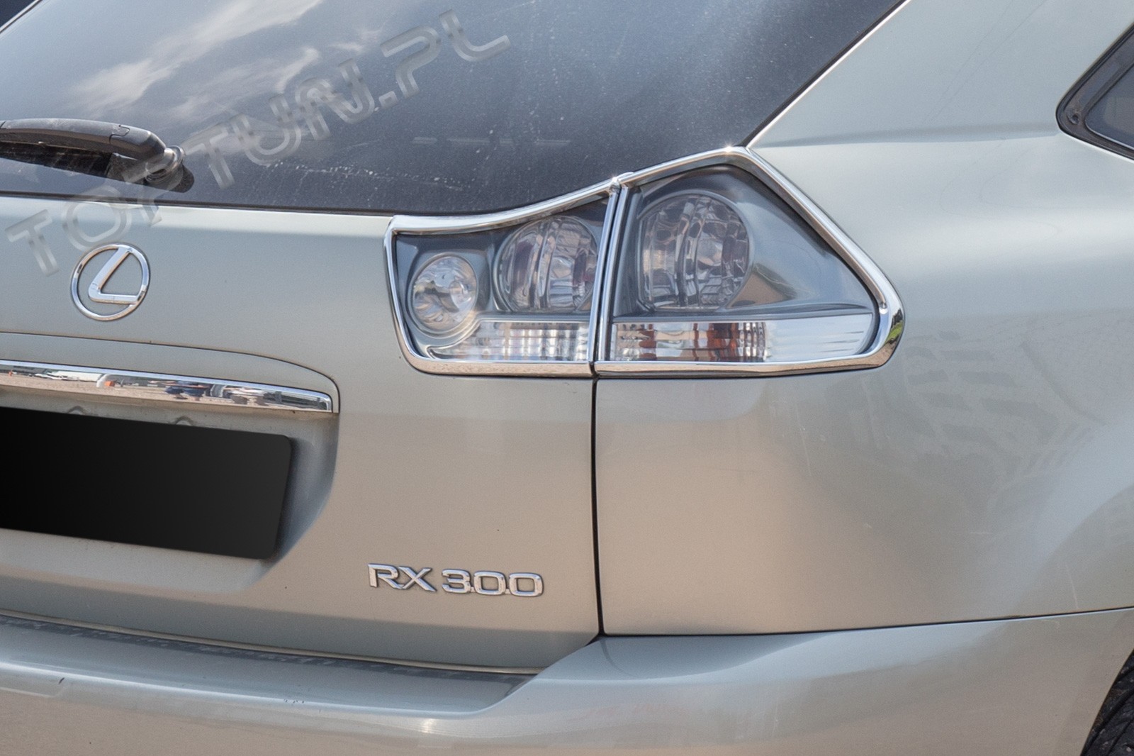 хром накладки на задні ліхтарі Lexus RX350
