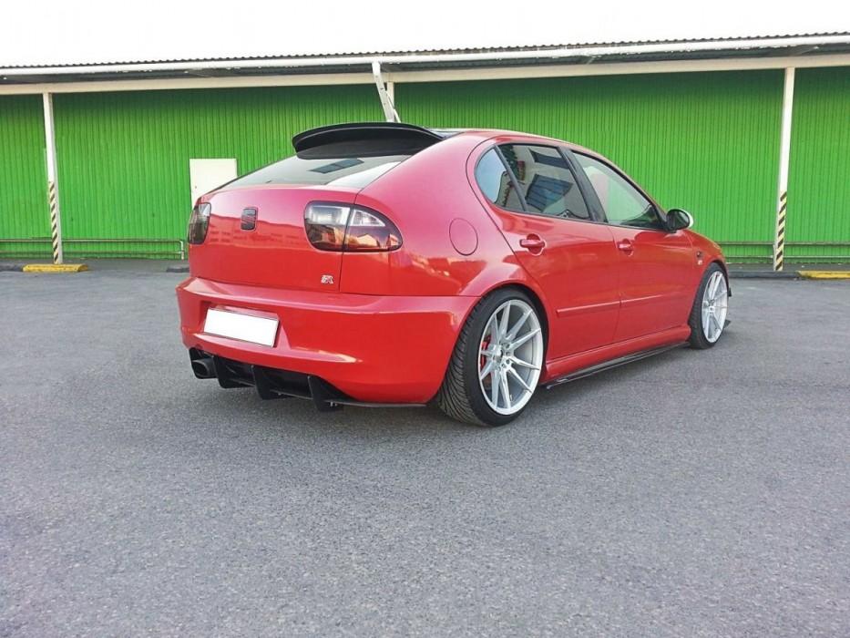 Центральний дифузор заднього бампера Seat Leon Mk1 Cupra