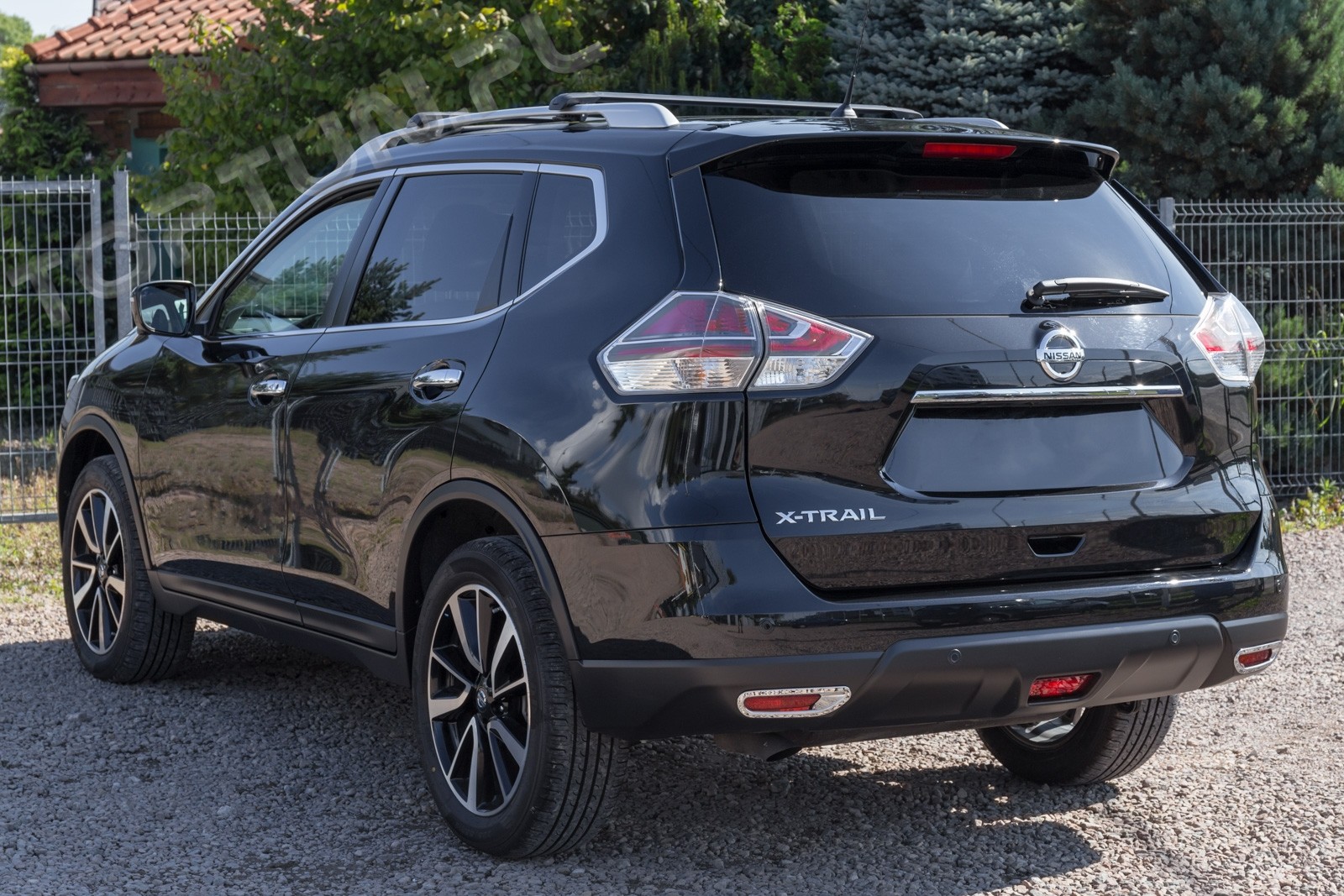 хром накладки протитуманок задніх Nissan X-Trail