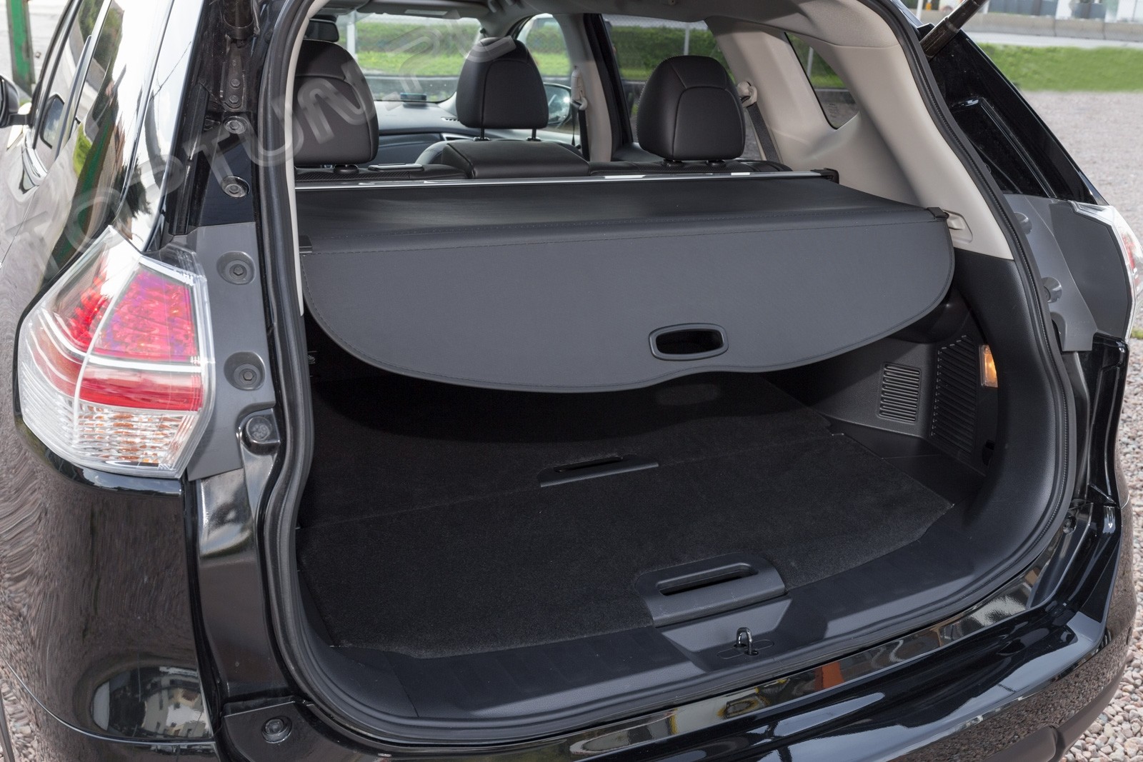 шторка-полиця багажника Nissan X-Trail T32