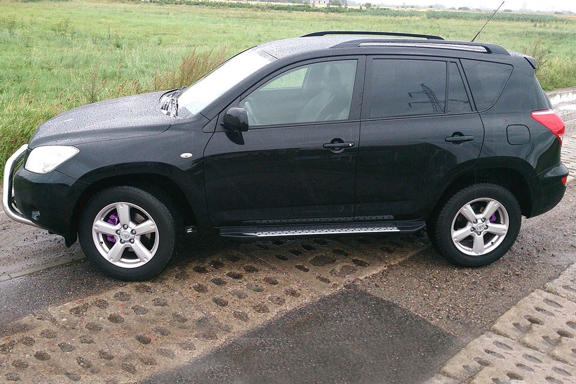 пороги (підніжки бічні) Toyota Rav4 OEM