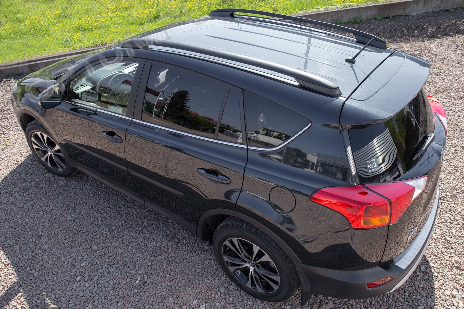 алюмінієві рейлінги на дах Toyota RAV4, чорні