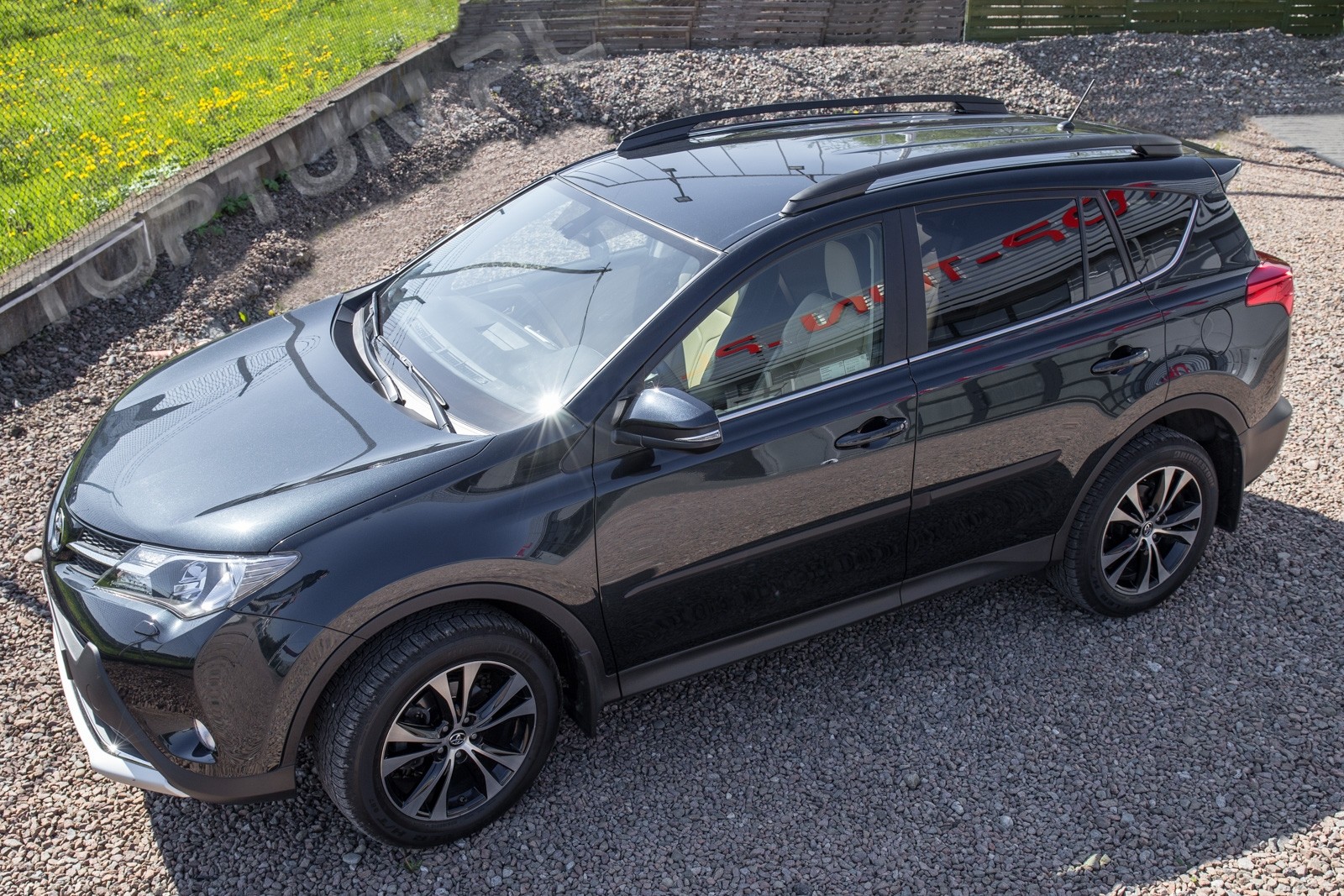 алюмінієві рейлінги на дах Toyota RAV4, чорні