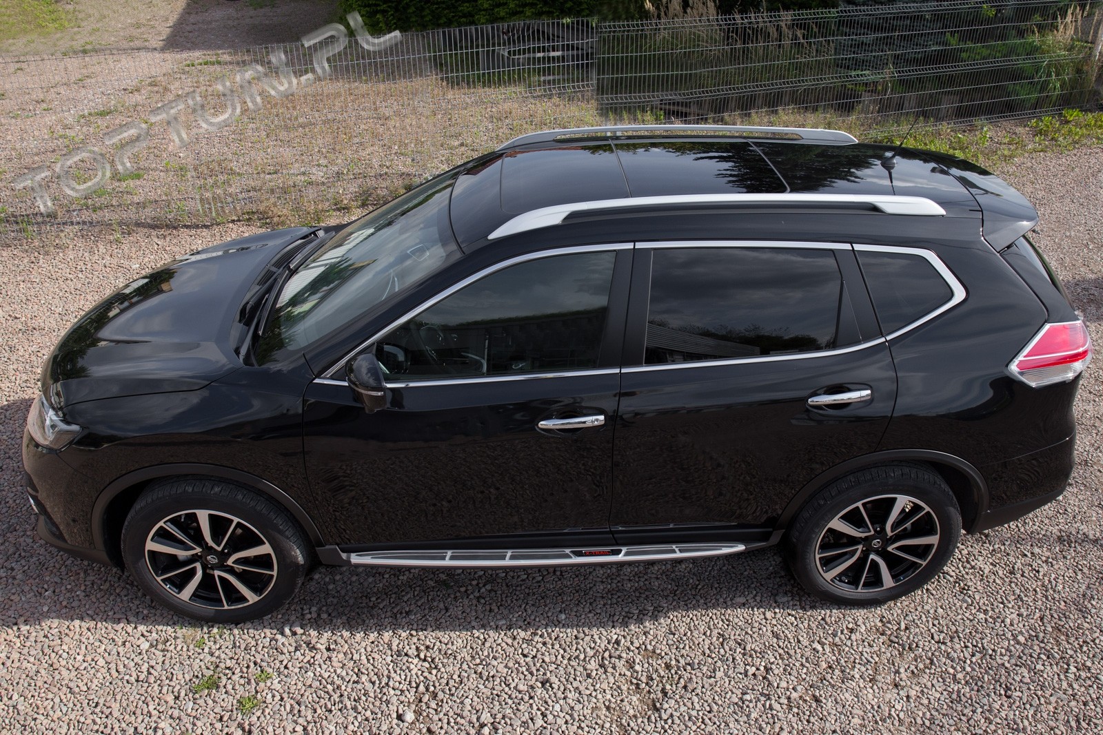 пороги (підніжки бічні) Nissan X-Trail