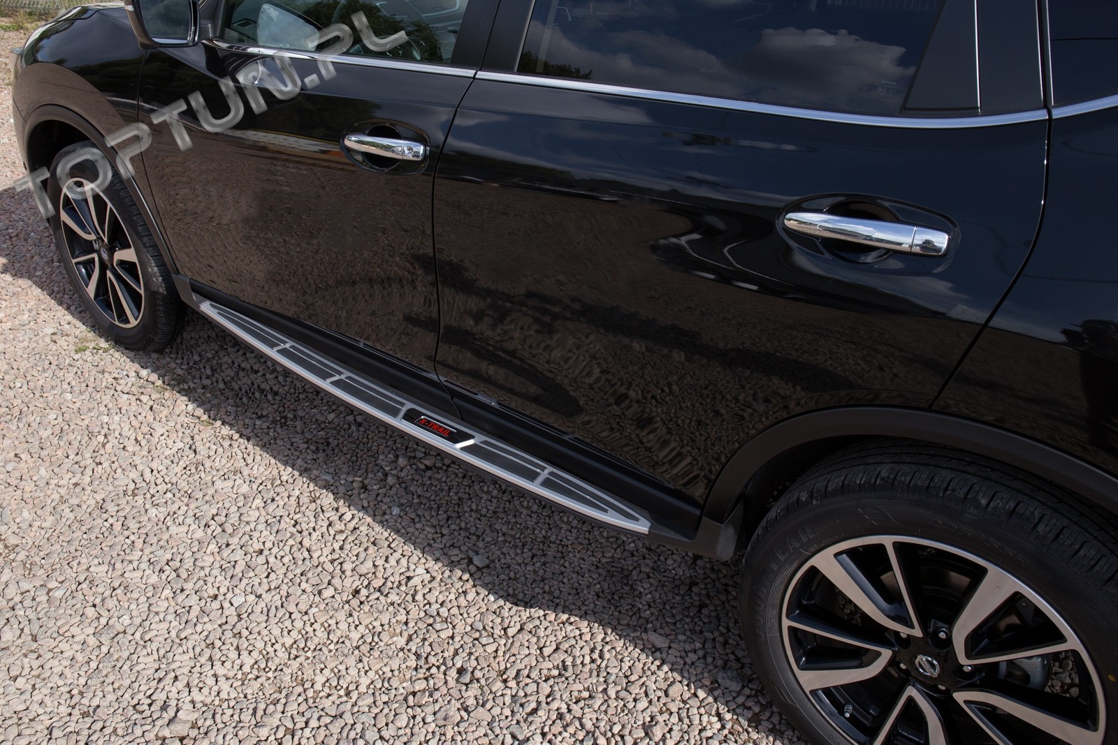 пороги (підніжки бічні) Nissan X-Trail