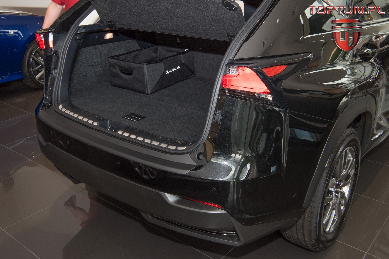 захисна накладка на багажник LEXUS NX